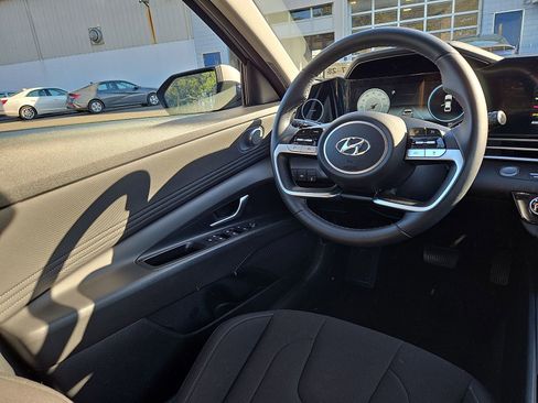 Certified 2023 Hyundai Elantra SEL w/ Convenience Package image 15