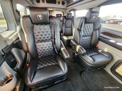 Used 2023 Ford Transit 150 Low Roof AWD image 7