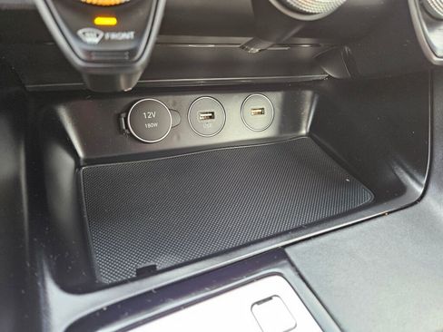 Used 2022 Genesis G70 2.0T image 24