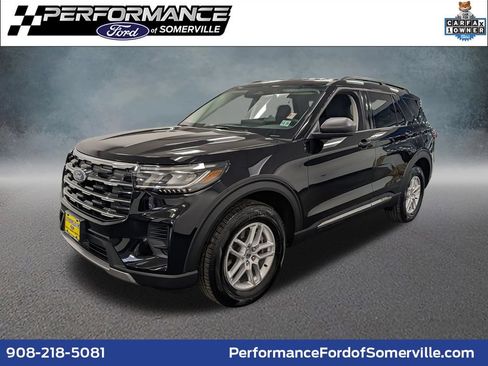 Used 2025 Ford Explorer Active AWD/4WD image 1