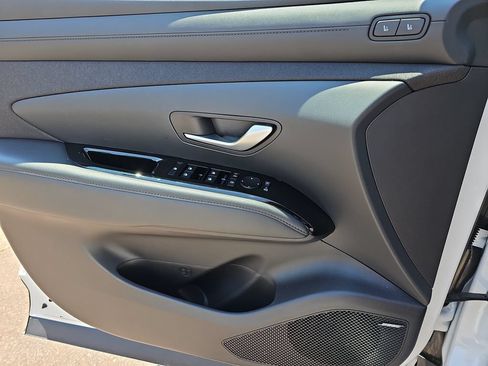 Certified 2025 Hyundai Tucson Limited FWD image 23