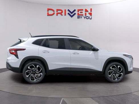 New 2026 Chevrolet Trax RS w/ Driver Confidence Package image 4