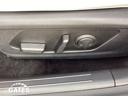 Used 2024 Hyundai Elantra Limited FWD image 14