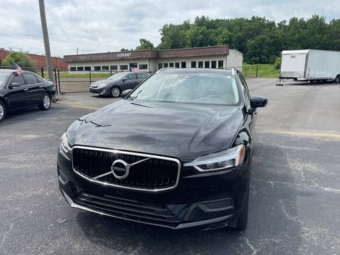 Used 2018 Volvo XC60 T5 Momentum w/ Vision Package AWD/4WD image 1