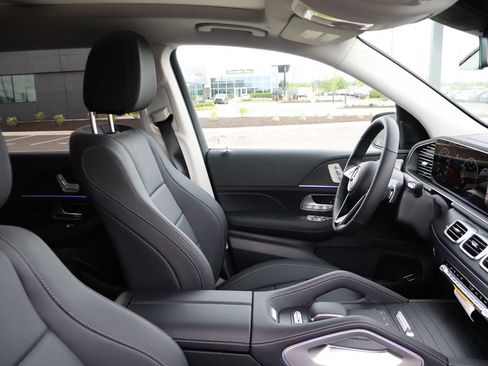 New 2026 Mercedes-Benz GLS 450 4MATIC image 8
