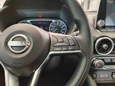 Used 2024 Nissan Sentra SV FWD image 13