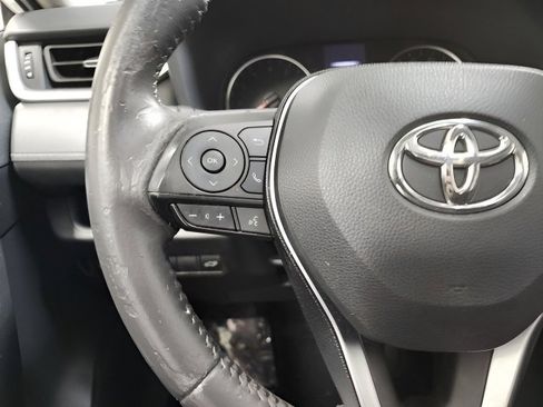Used 2019 Toyota RAV4 XLE Premium image 28