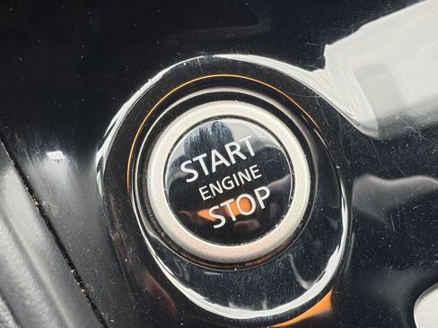 Used 2025 Nissan Versa SV FWD image 20