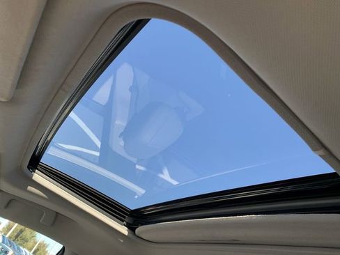 Certified 2023 Toyota Sienna Limited image 30