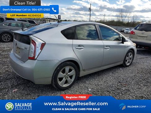 Used 2014 Toyota Prius Five image 4