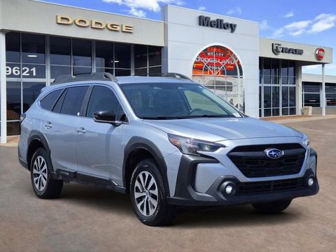 Used 2025 Subaru Outback Premium w/ Popular Package #1A AWD/4WD image 2