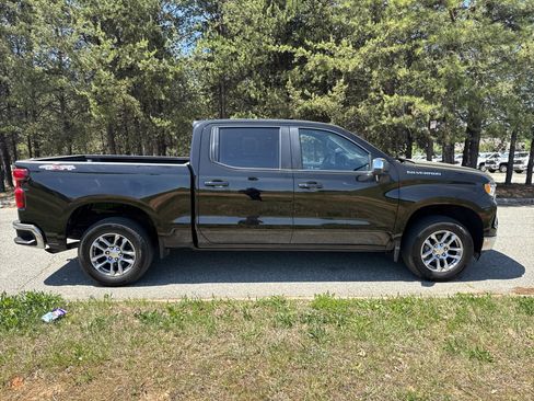 Used 2023 Chevrolet Silverado 1500 LT image 11