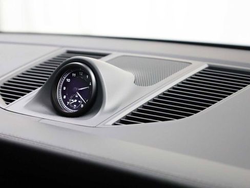 New 2026 Porsche Macan S image 23