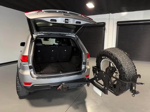 Used 2019 Jeep Grand Cherokee Limited AWD/4WD image 13