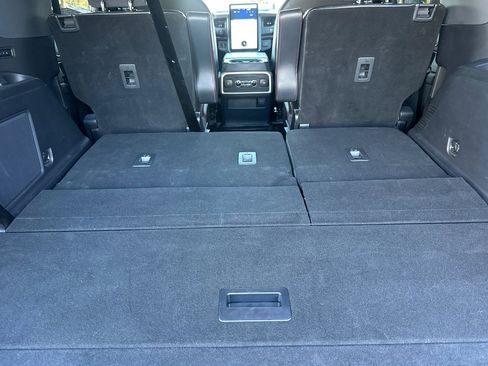 Used 2022 Ford Expedition Limited image 20