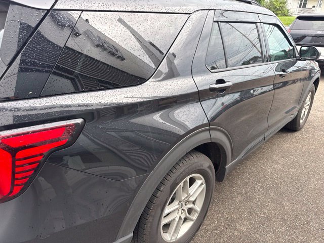 Used 2026 Ford Explorer Active AWD/4WD image 6