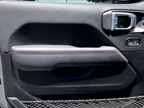 Used 2021 Jeep Wrangler Rubicon AWD/4WD image 25