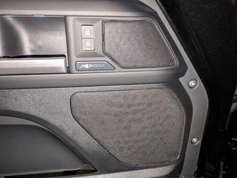 New 2026 Land Rover Defender 110 S AWD/4WD image 13