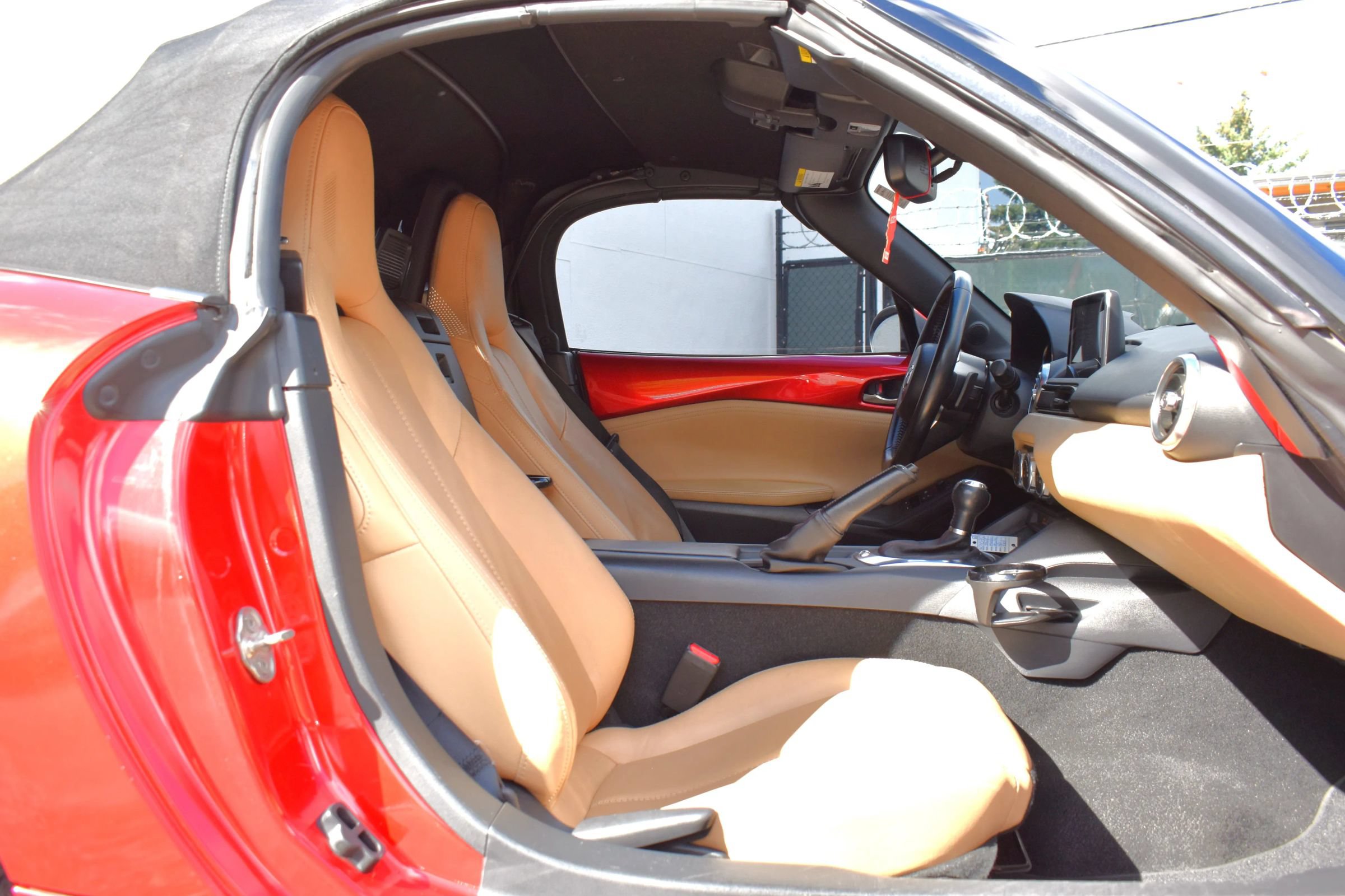 Used 2016 MAZDA MX-5 Miata Grand Touring RWD image 32