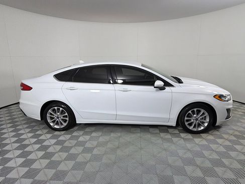 Used 2019 Ford Fusion SE FWD image 4