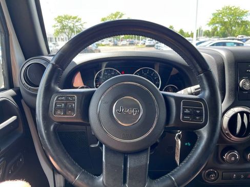 Used 2017 Jeep Wrangler Unlimited Sport w/ Quick Order Package 24S AWD/4WD image 11