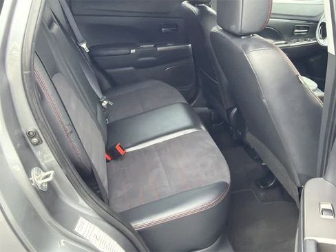 Used 2024 Mitsubishi Outlander Sport SE image 14