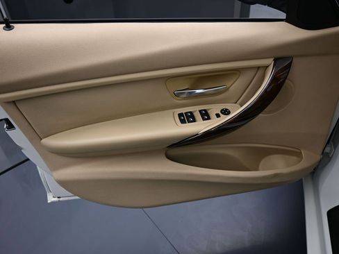 Used 2014 BMW 320i Sedan image 12