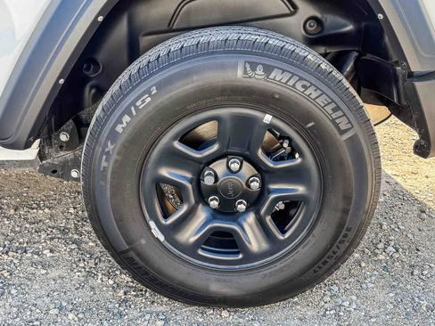 Used 2022 Jeep Wrangler Sport AWD/4WD image 11