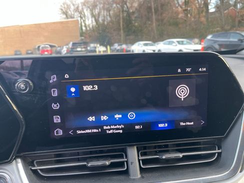 Used 2025 Chevrolet Trax LT w/ LT Convenience Package image 21