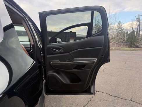 Used 2018 GMC Acadia SLT w/ LPO, Protection Package image 22