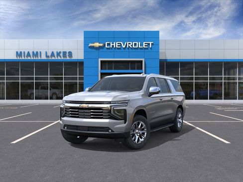 New 2025 Chevrolet Suburban Premier image 8