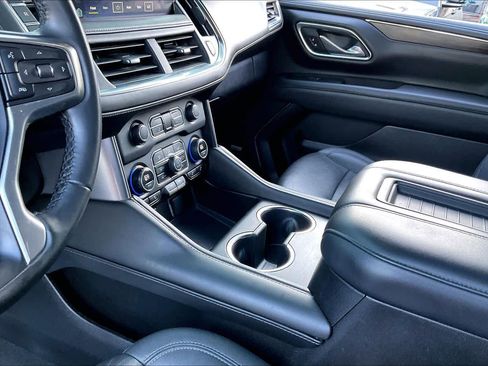 Used 2023 Chevrolet Suburban LT image 16