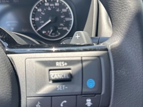 Used 2023 Nissan Rogue SV AWD/4WD image 27