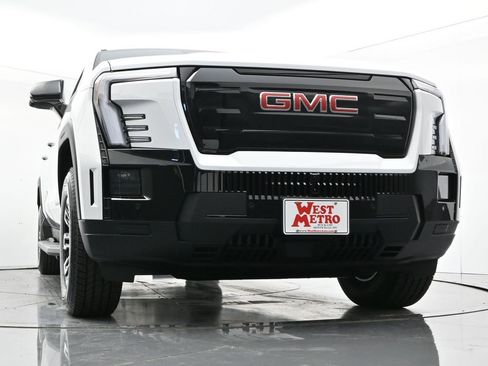 New 2026 GMC Sierra EV Elevation w/ Premium Package image 32