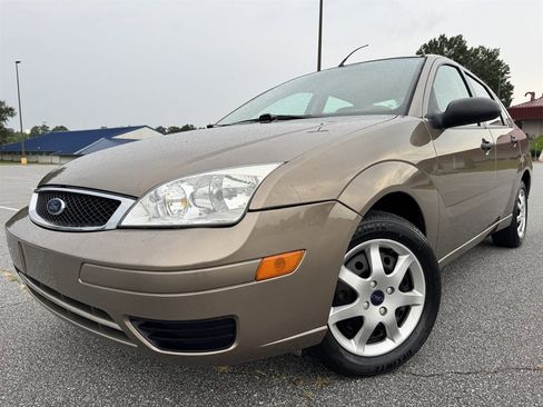 Used 2005 Ford Focus SE image 3
