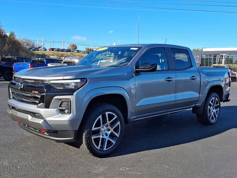 Used 2023 Chevrolet Colorado Z71 w/ Z71 Convenience Package 2 image 3