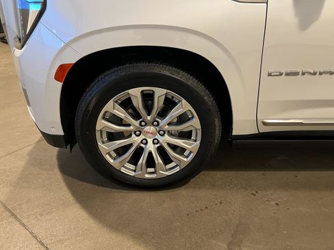 Used 2024 GMC Yukon Denali w/ Denali Reserve Package image 45