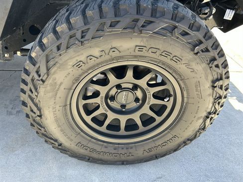Used 2022 Jeep Wrangler Sport AWD/4WD image 30