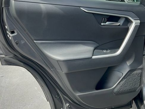 Used 2025 Toyota RAV4 XLE AWD/4WD image 30