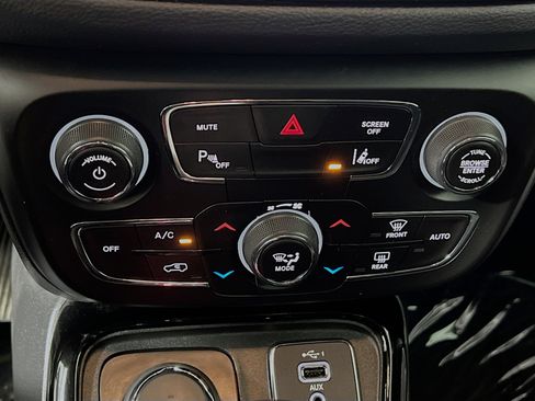 Used 2021 Jeep Compass Limited image 26