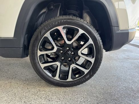 Used 2018 Jeep Compass Limited w/ Navigation Group AWD/4WD image 21
