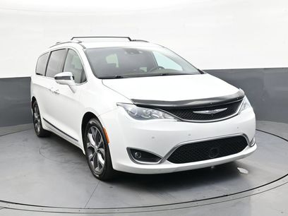 Used 2017 Chrysler Pacifica Limited