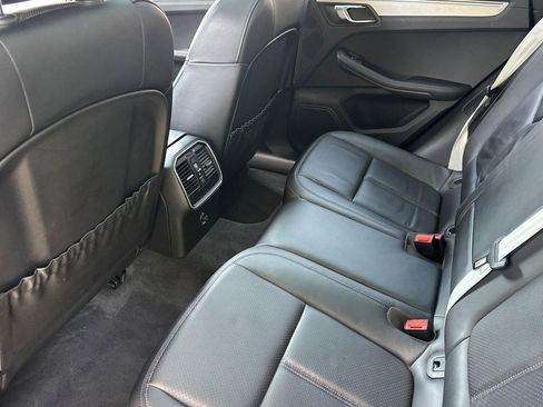 Used 2015 Porsche Macan Turbo AWD/4WD image 14