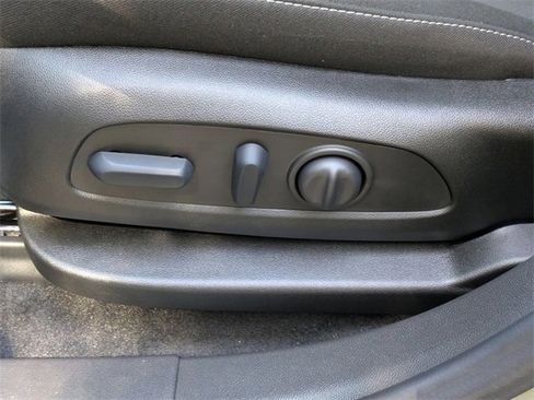 New 2025 Chevrolet Blazer LT w/ Convenience Package image 13