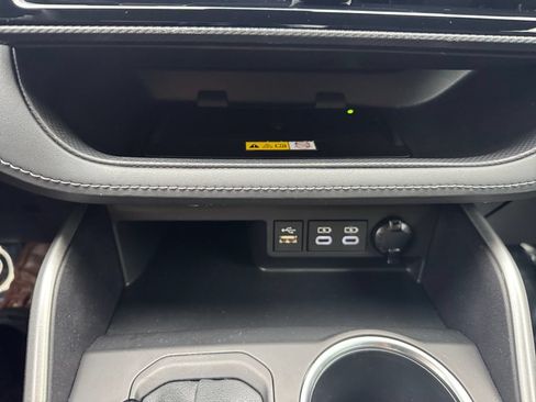 Used 2023 Toyota Highlander XSE AWD/4WD image 24