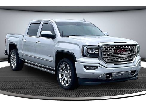 Used 2017 GMC Sierra 1500 Denali w/ Denali Ultimate Package AWD/4WD image 2