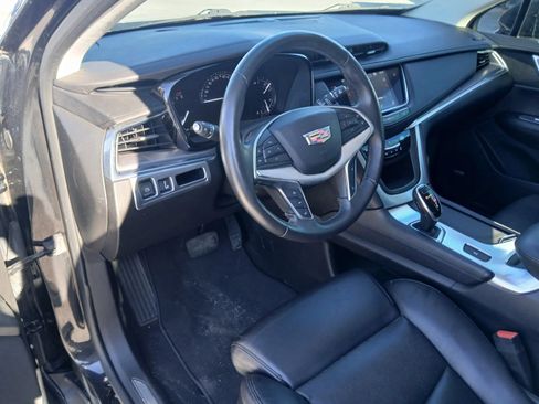 Used 2017 Cadillac XT5 Luxury w/ Driver Awareness Package FWD image 7