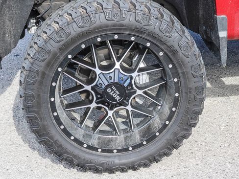 Used 2025 Chevrolet Silverado 1500 LT Trail Boss w/ Convenience Package II AWD/4WD image 8