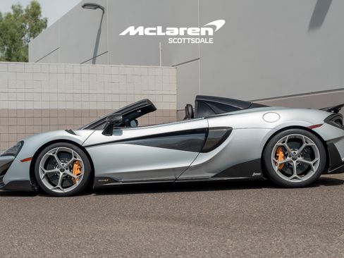 Used 2020 McLaren 600LT Spider RWD image 4