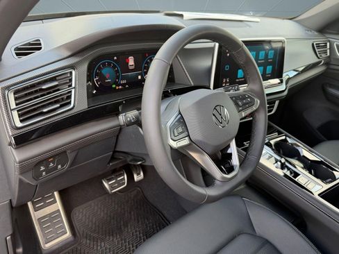 New 2026 Volkswagen Atlas Cross Sport SEL R-Line AWD/4WD image 4